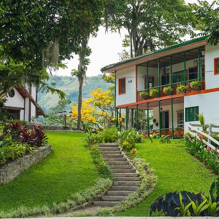 Апартаменти Hacienda Charrascal Coffe Farm Манісалес Екстер'єр фото