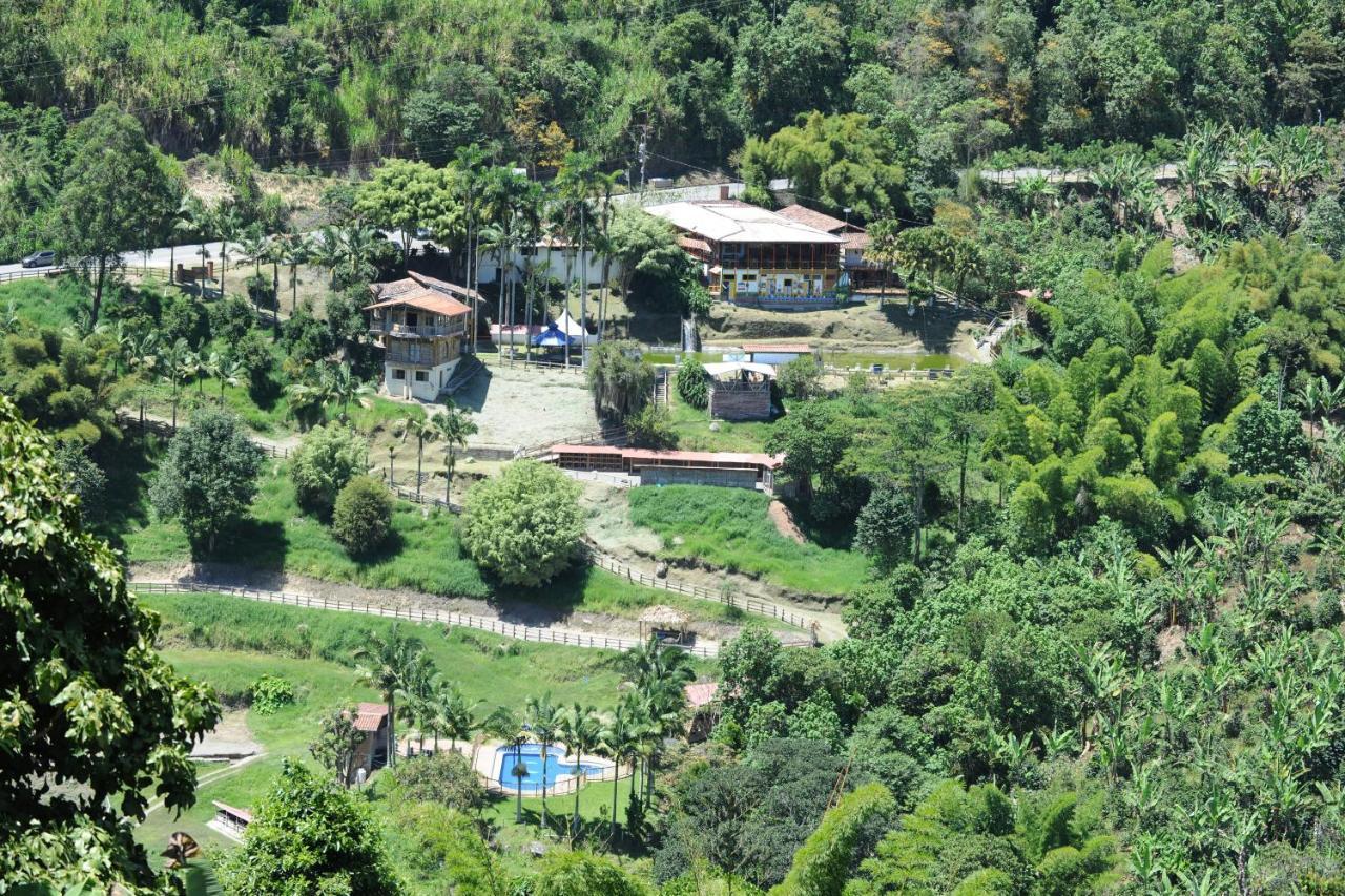Апартаменти Hacienda Charrascal Coffe Farm Манісалес Екстер'єр фото