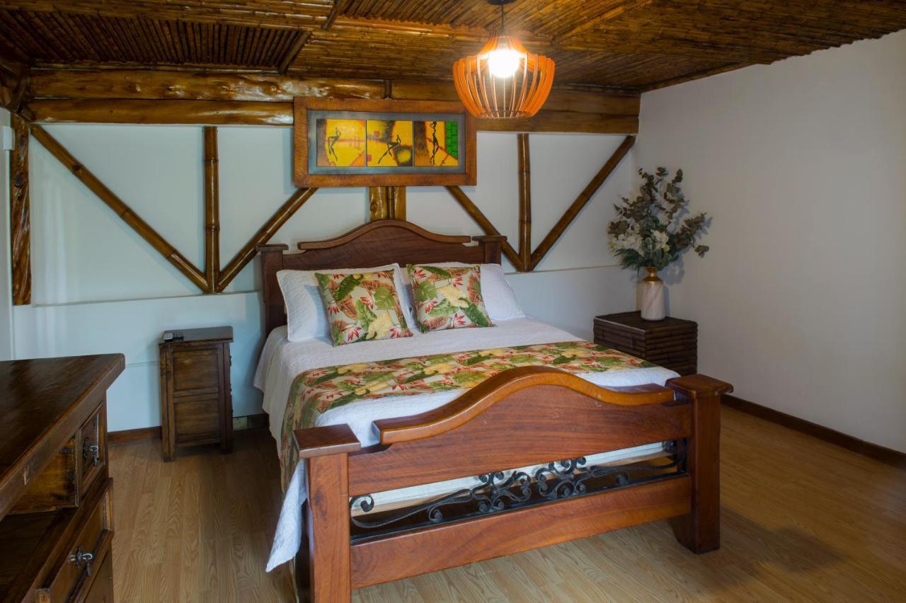 Апартаменти Hacienda Charrascal Coffe Farm Манісалес Екстер'єр фото